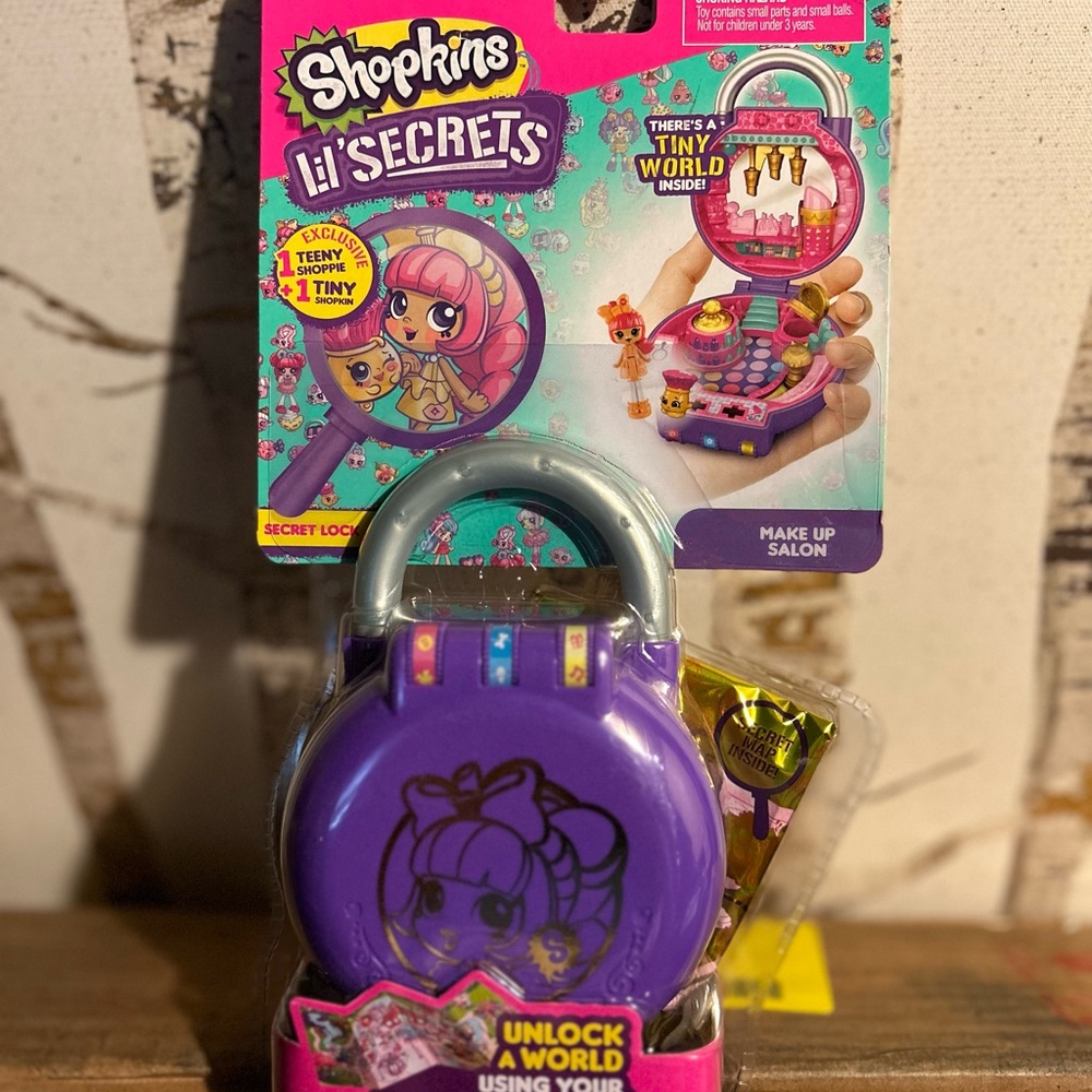 Shopkins Lil' Secrets Purple Make Up Set